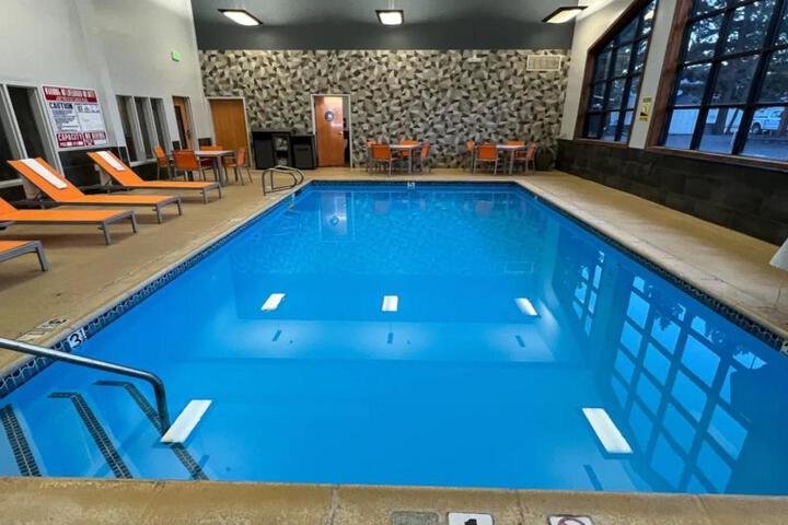 Empeiria High Sierra Hotel