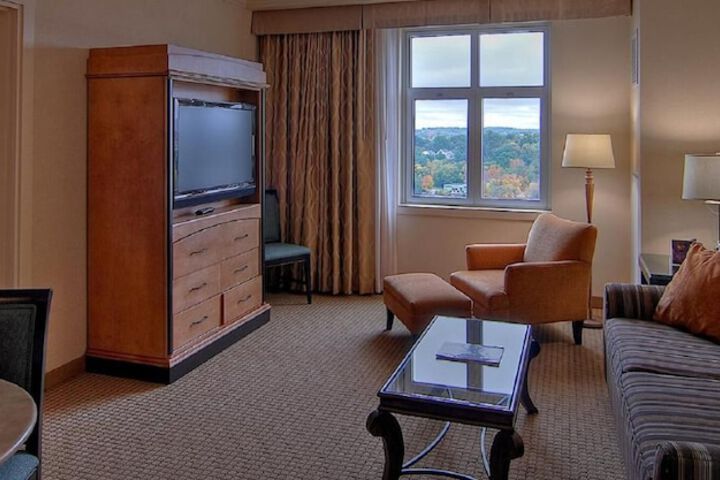 Room 16 of 40
