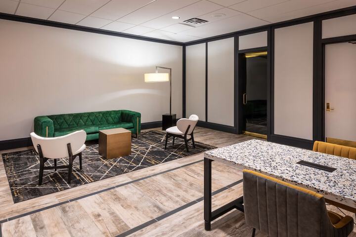 DoubleTree by Hilton Newark Penn Station