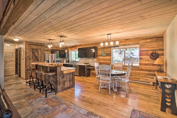 Beautiful Mccall Cabin: Perfect for Families!