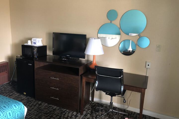 Howard Johnson by Wyndham Hartford South – Rocky Hill