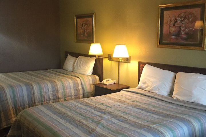 Room 15 of 35