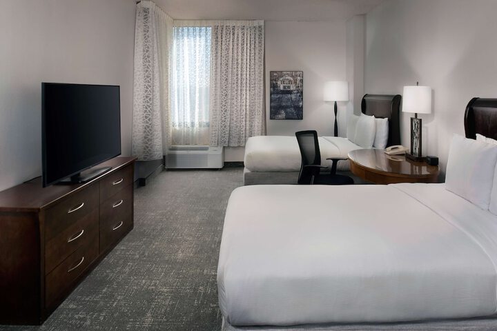 Room 12 of 32