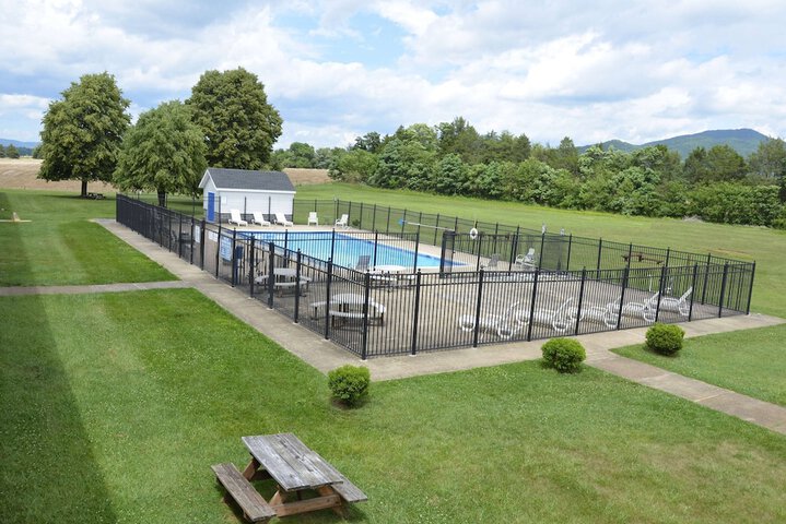 Pool 4 of 75