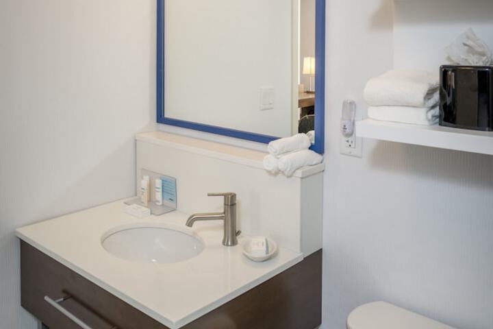 Hampton Inn Long Island / Commack