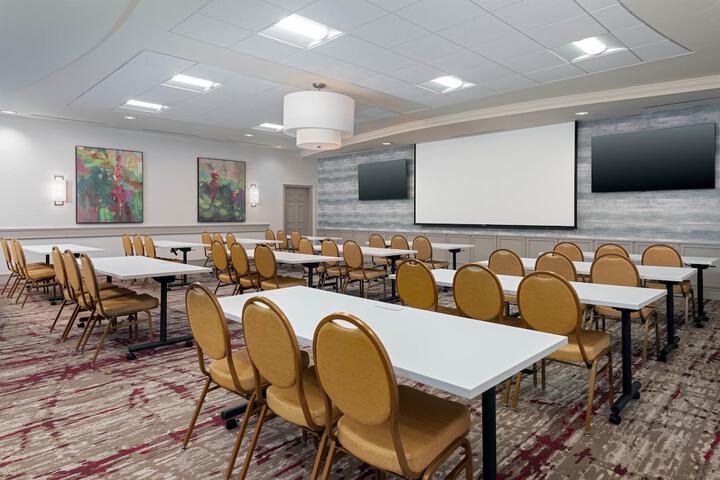 Hilton Garden Inn Wayne