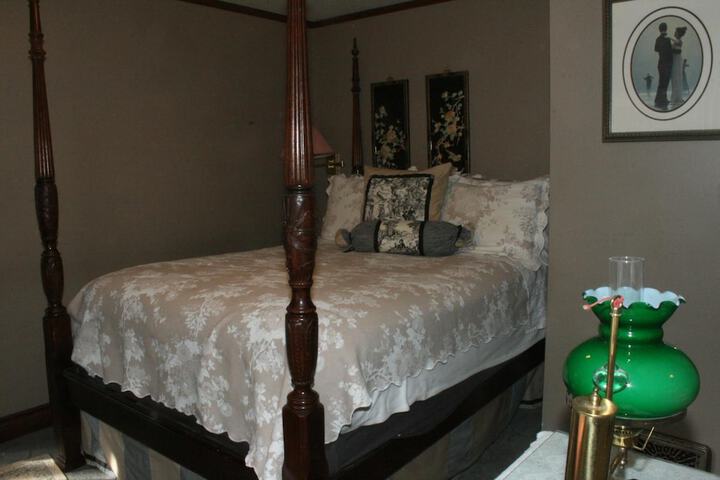 Room 19 of 37