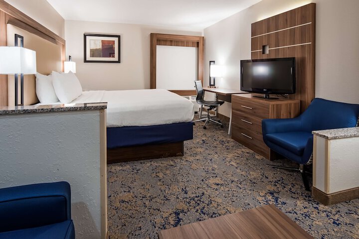Room 21 of 33