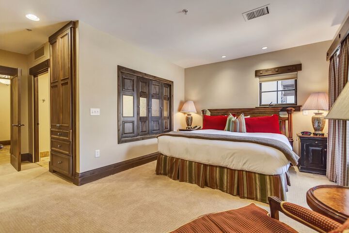 The Chateaux Deer Valley