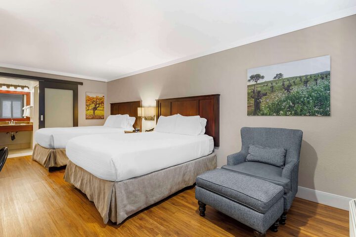 Room 33 of 67