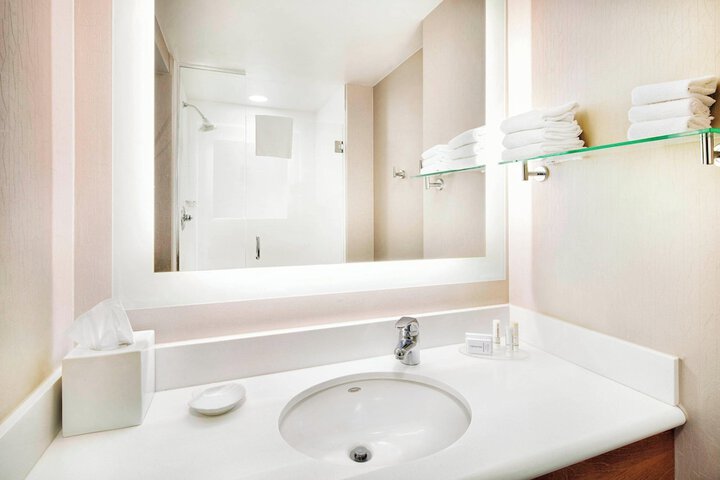 Room 15 of 37