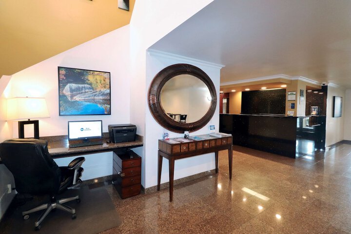 Business Center 20 of 20