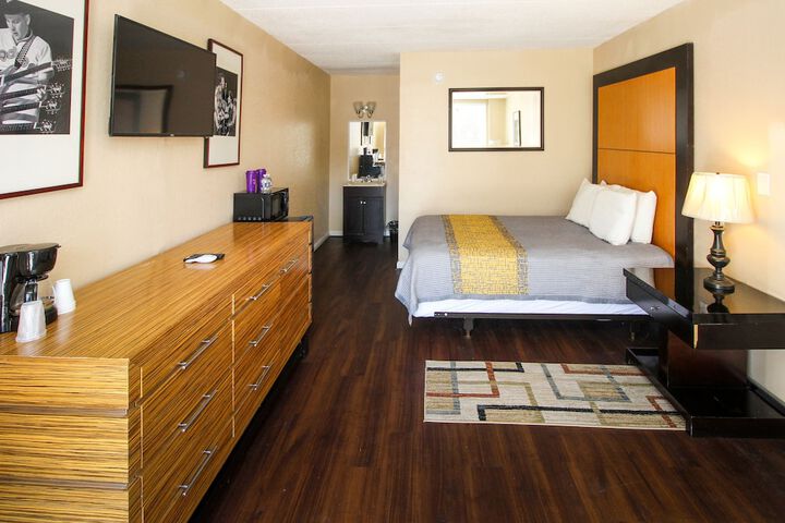Room 26 of 42