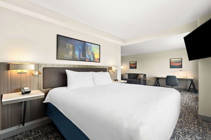 Room 15 of 42
