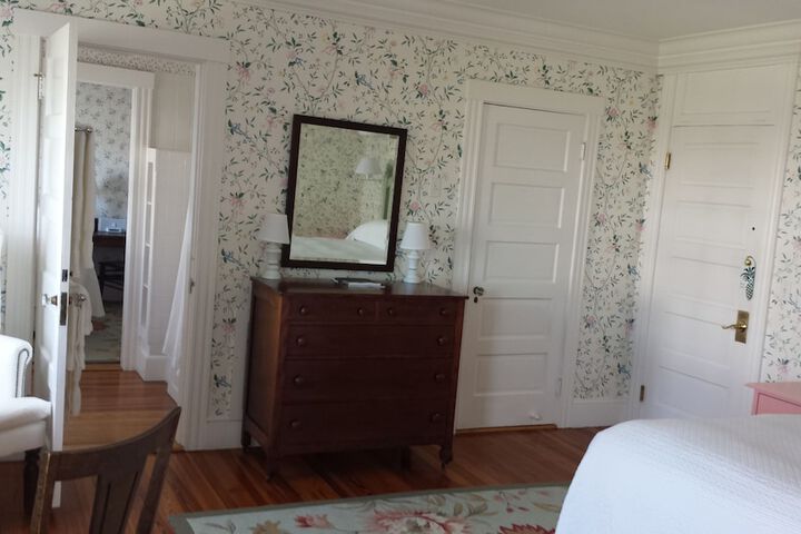 Room 64 of 81
