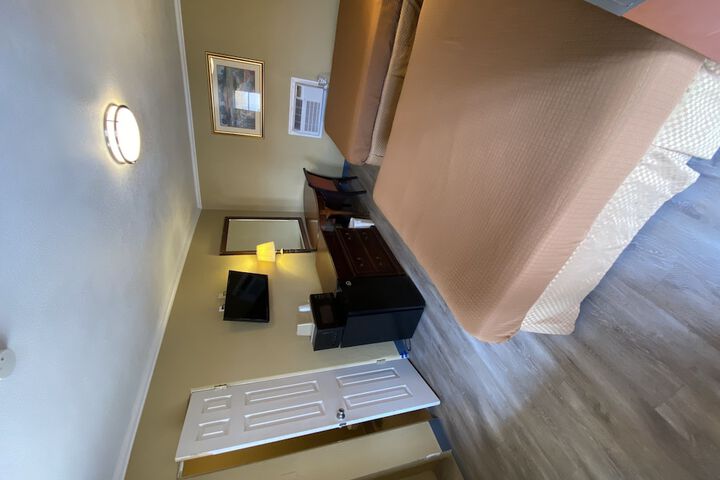 Room 23 of 27