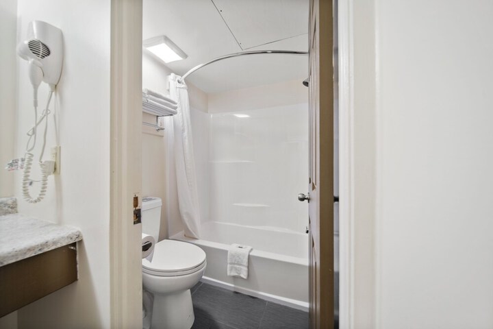 Room 7 of 38