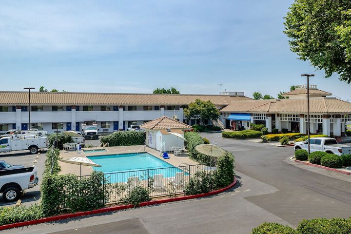 Pool 14 of 56