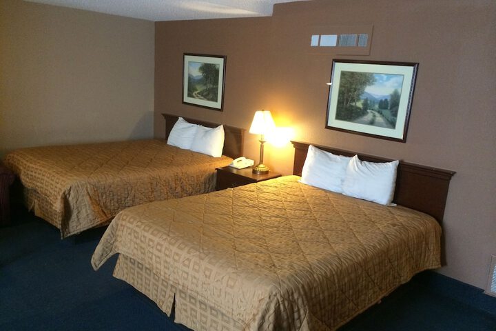 Room 6 of 8