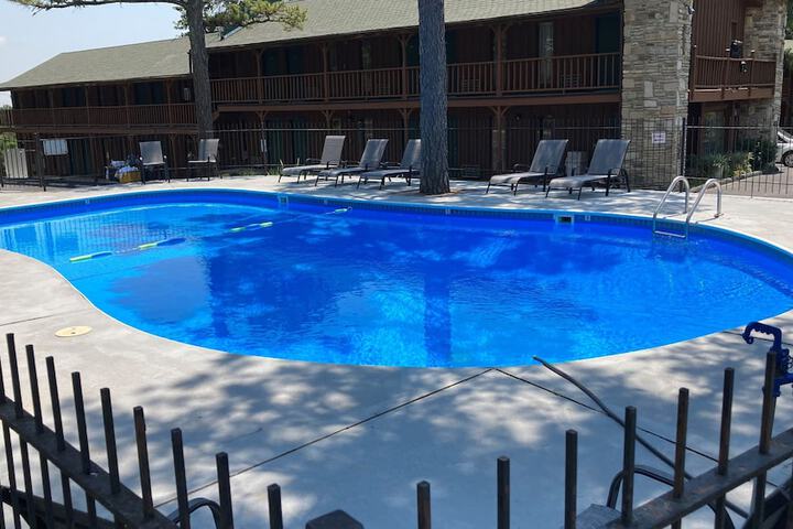 Pool 4 of 13
