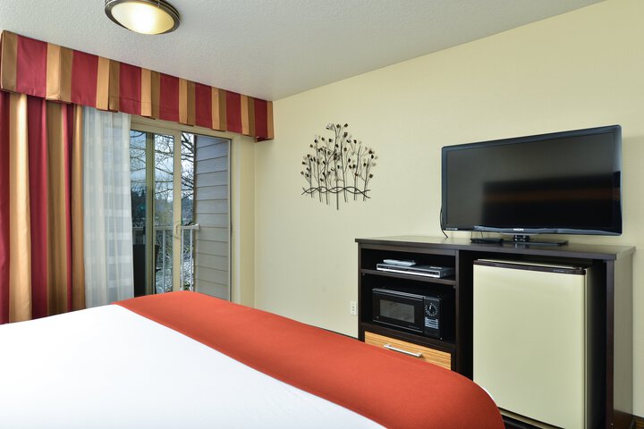 Room 141 of 245