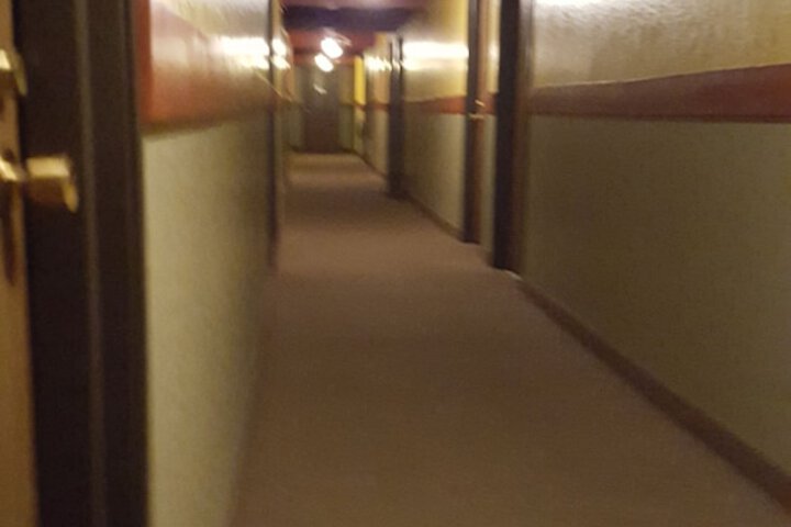 Earth Inn Motel
