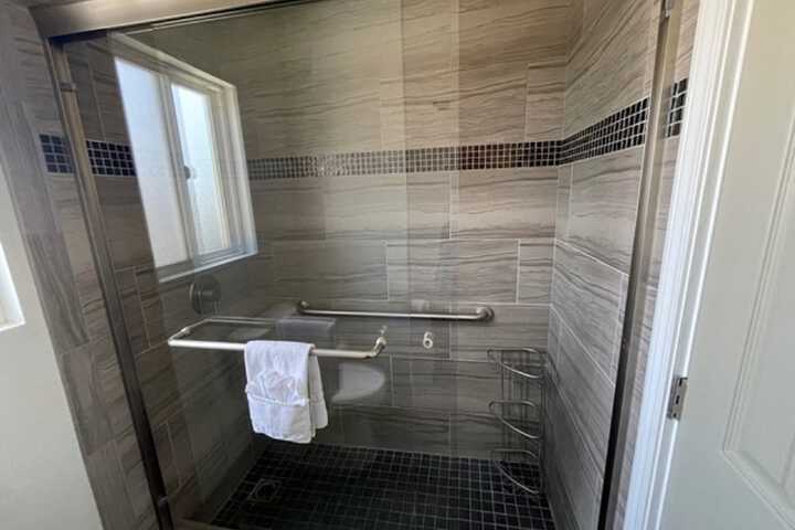Hi View Inn & Suites