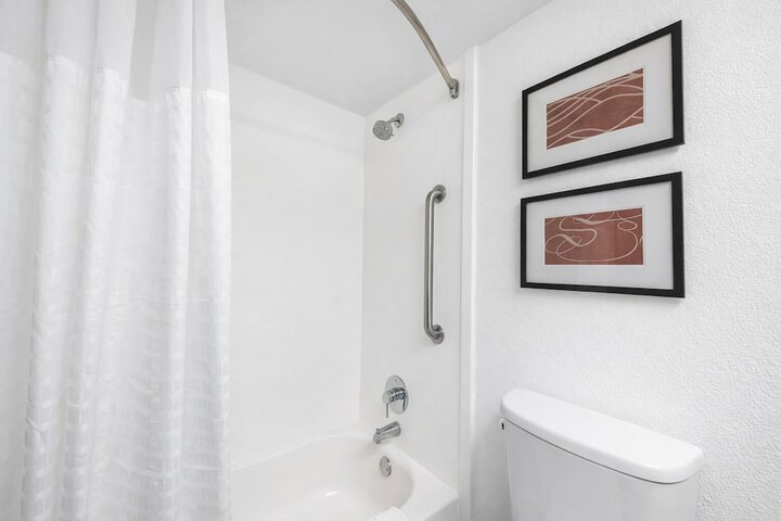 Comfort Suites Baymeadows Near Butler Blvd