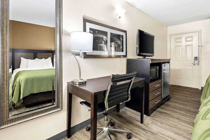 Room 19 of 46