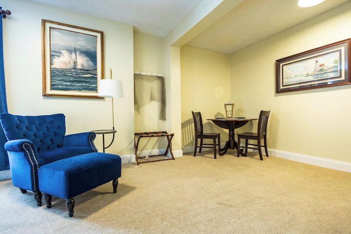 Room 25 of 153