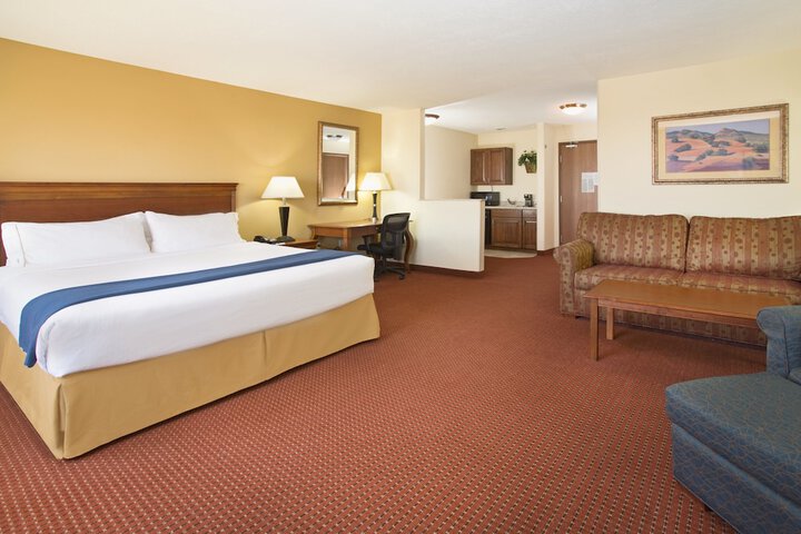 Room 8 of 30