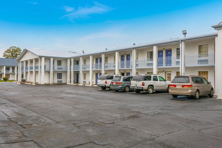 Hotel 2 of 33