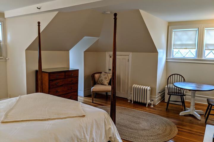 Room 215 of 239