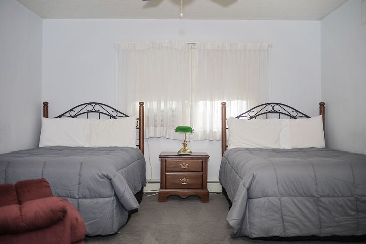 Long House Manor B & B