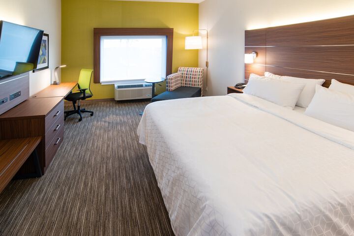 Room 40 of 61