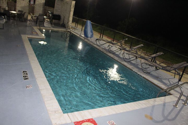 Pool 8 of 65