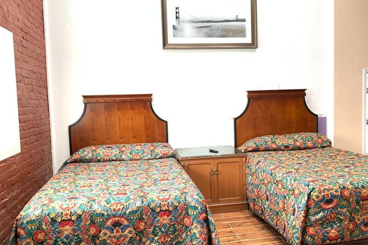 Room 21 of 44