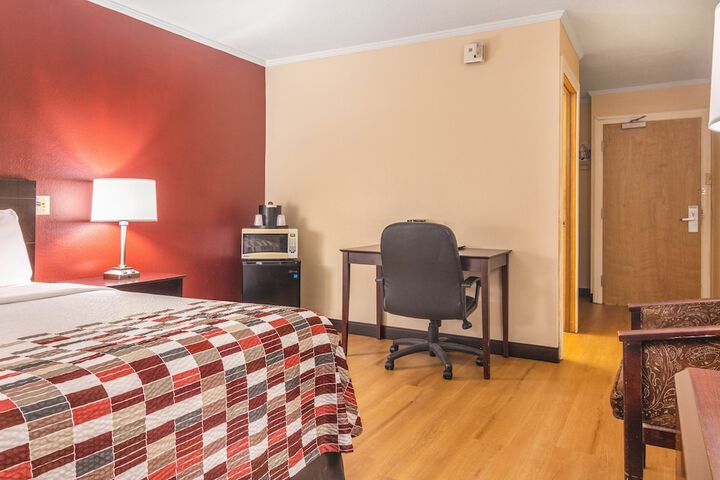 Room 21 of 28