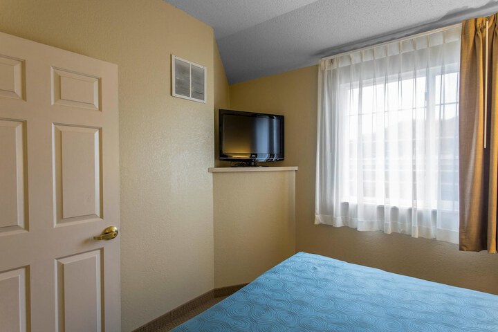 Room 12 of 48