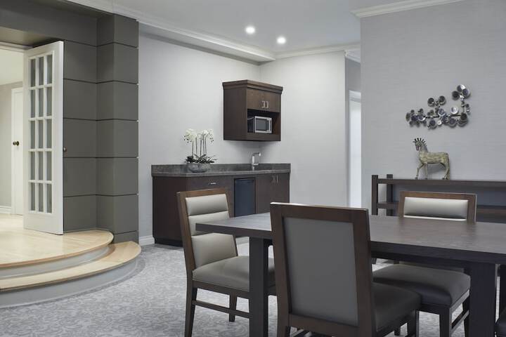 Room 9 of 72