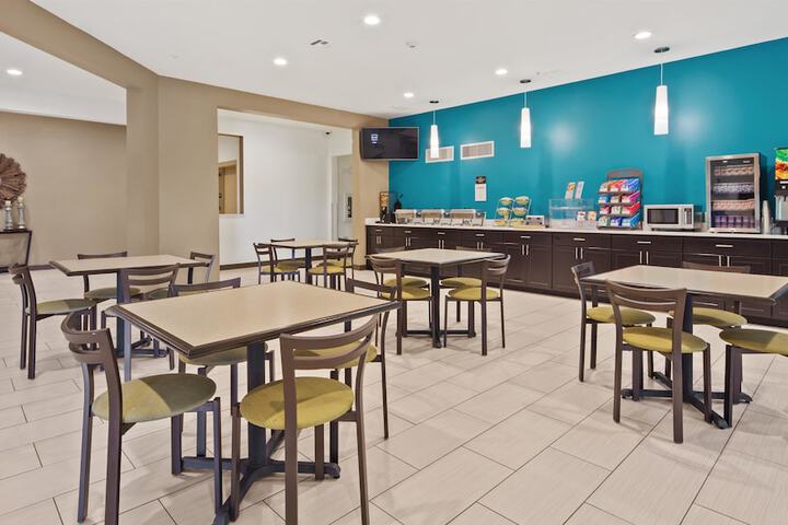 Best Western Lindsay Inn & Suites