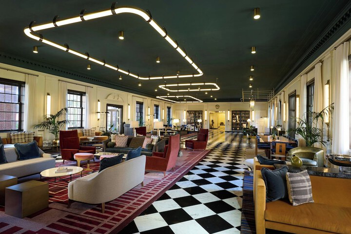 Dearborn Inn Autograph Collection