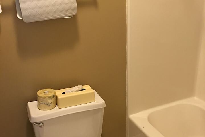 Room 104 of 156