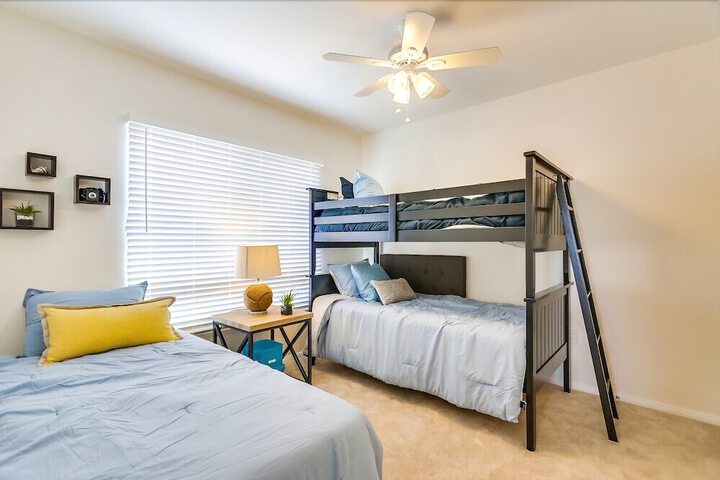 Room 5 of 25