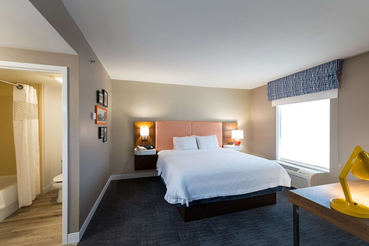 Room 21 of 28