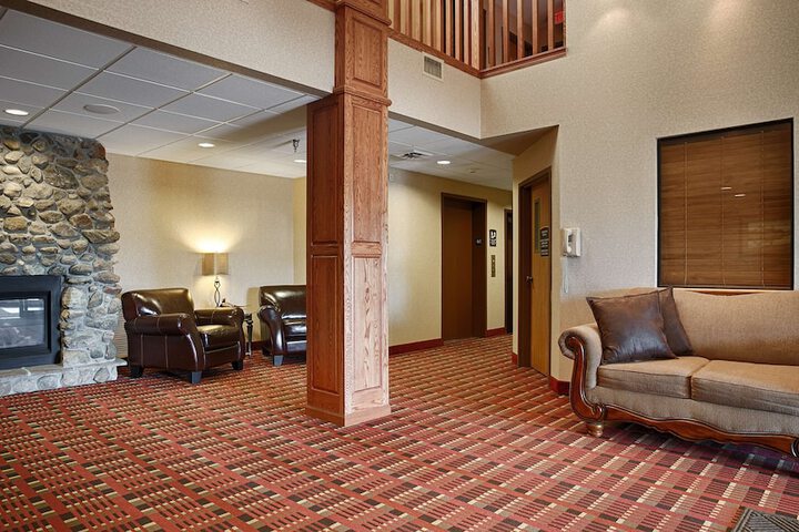 Hotel Interior 10 of 38