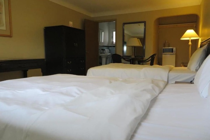 Room 25 of 34