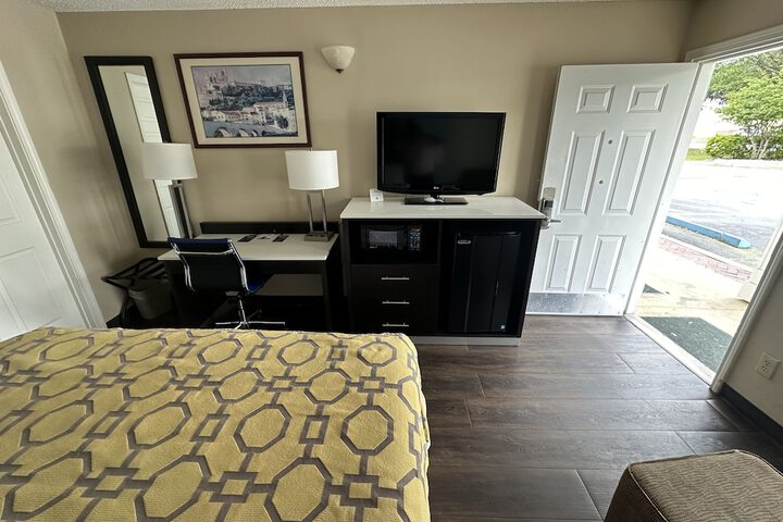 Room 42 of 59