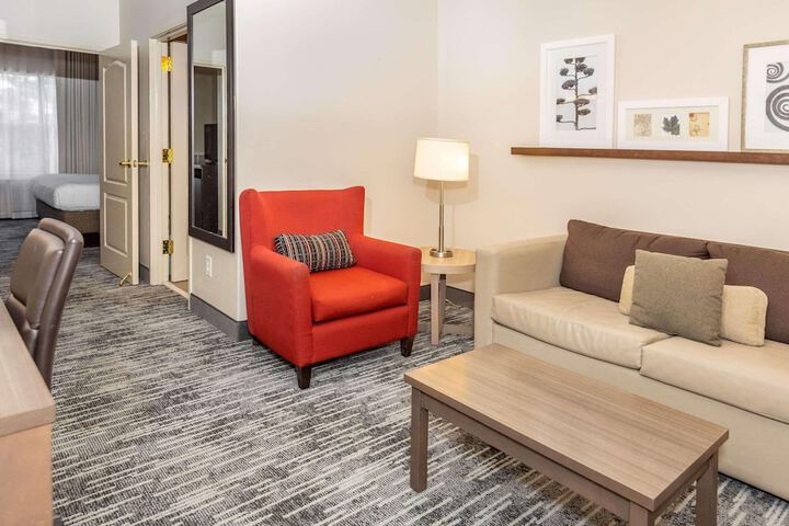 Room 8 of 18