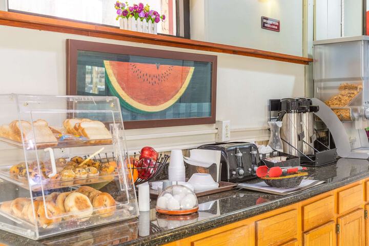 Breakfast/Coffee Service 29 of 29